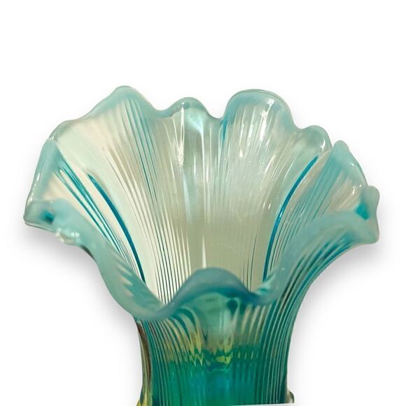 Vintage Northwood Opalescent Ribbed Vase Aqua - Picture 5 of 6